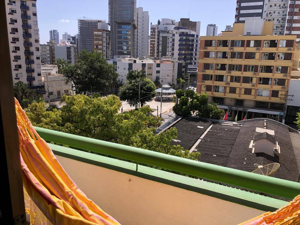 Apartamento à venda com 1 quarto, 50m² - Foto 3